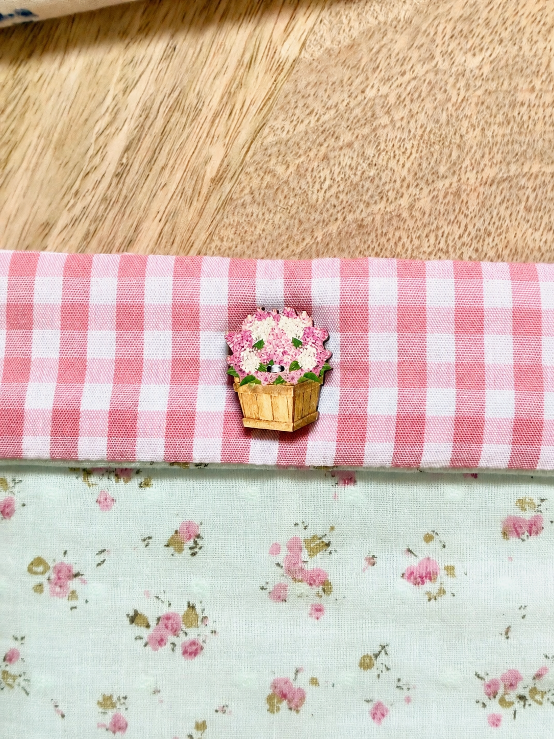 Pochette Petites roses Vichy rose